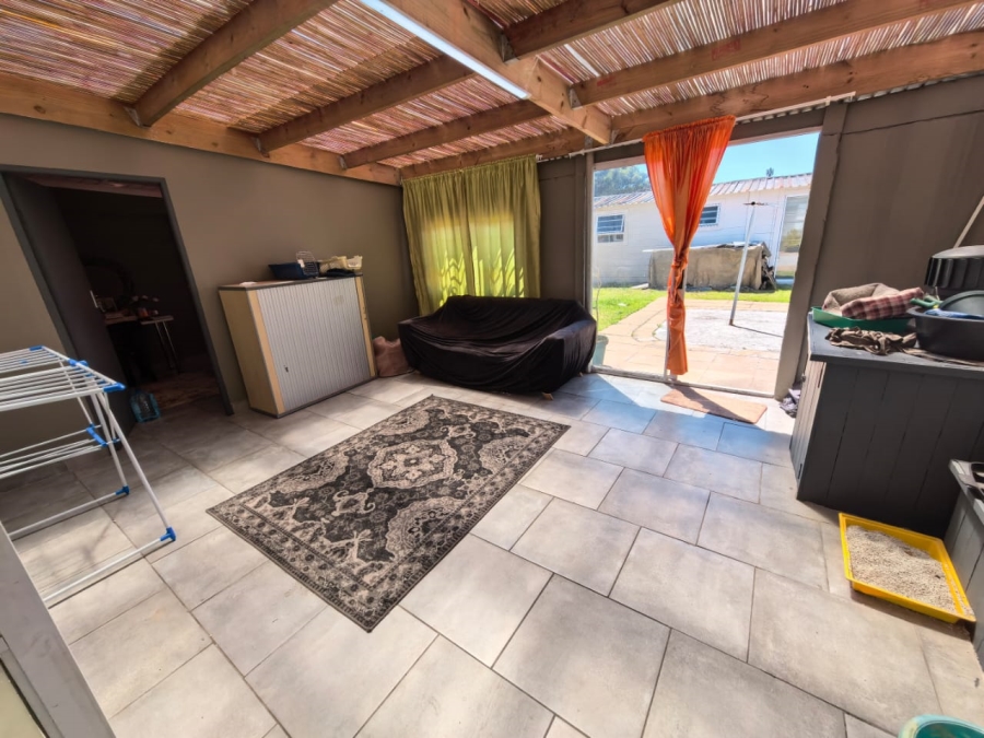 8 Bedroom Property for Sale in Turf Hall Estate Western Cape